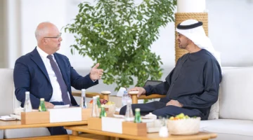 تعاون استراتيجي جديد.. رئيس الدولة يبحث ملفات مشتركة مع مبعوث روسيا في دبي